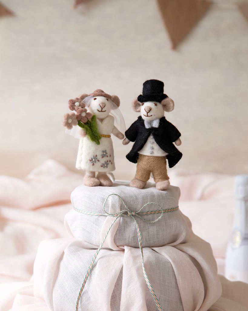 Felt wedding mice – bridal couple set